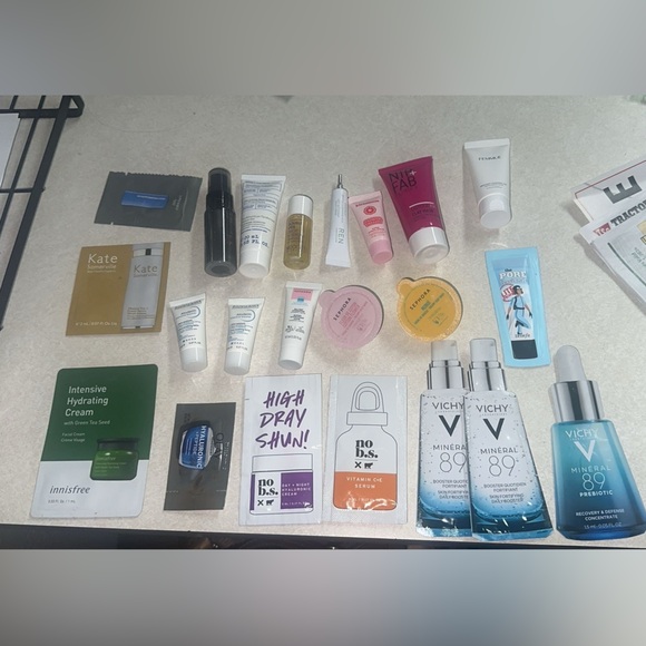 Bulk Skincare/Beauty Samples!! - Picture 1 of 5